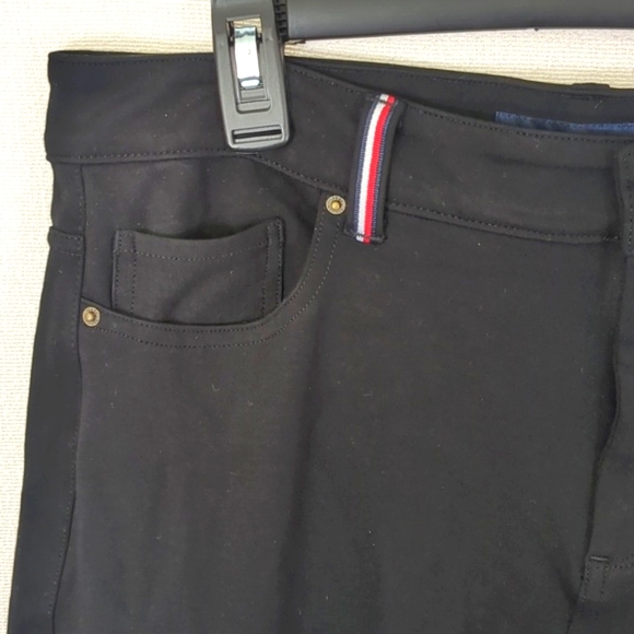 Tommy Hilfiger Women's Black Straight Cut Black Stretchy Jean Style Pants Sz 16 - Picture 2 of 12